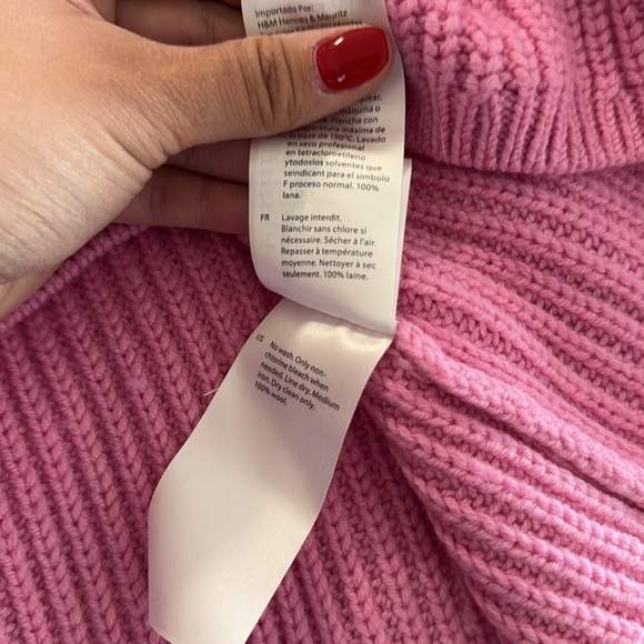 COS Pink V-Neck Sweater with Chunky Knit and Relaxed Fit - Picture 7 of 7